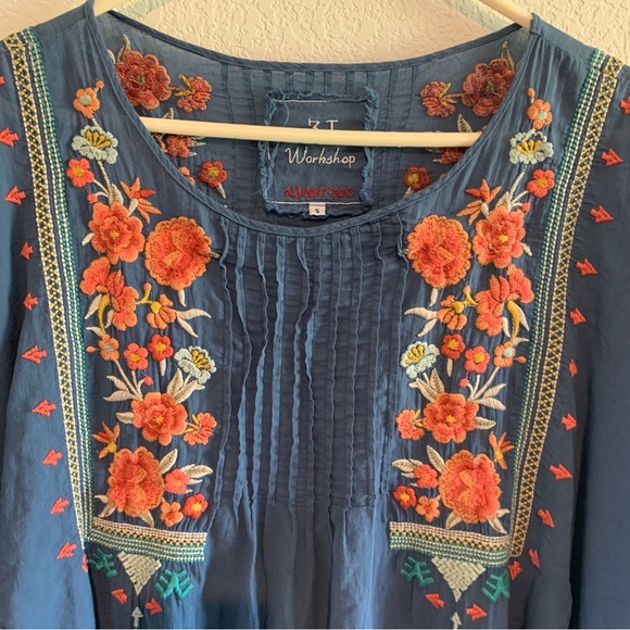 Johnny Was 3J Workshop Blue Embroidered Tunic Top Small Peasant Blouse Floral - Picture 5 of 12